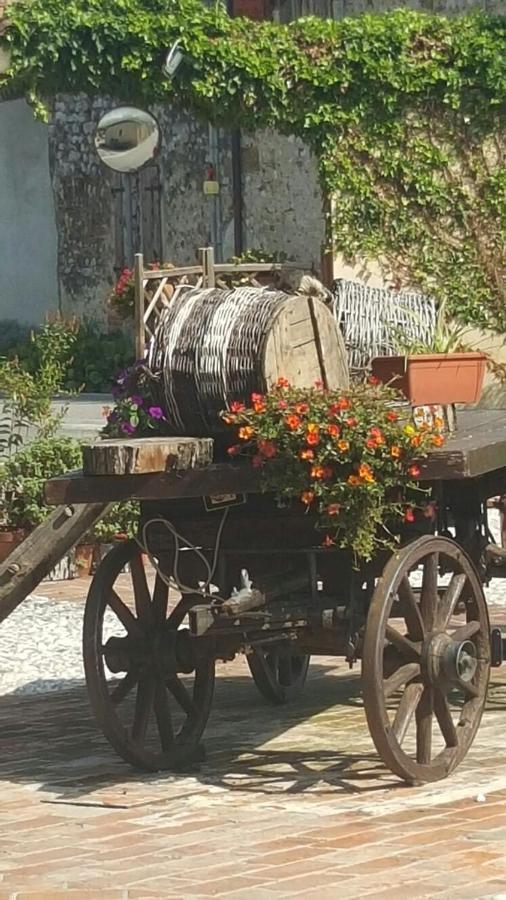 Al Fienile Hotel Orzano Buitenkant foto