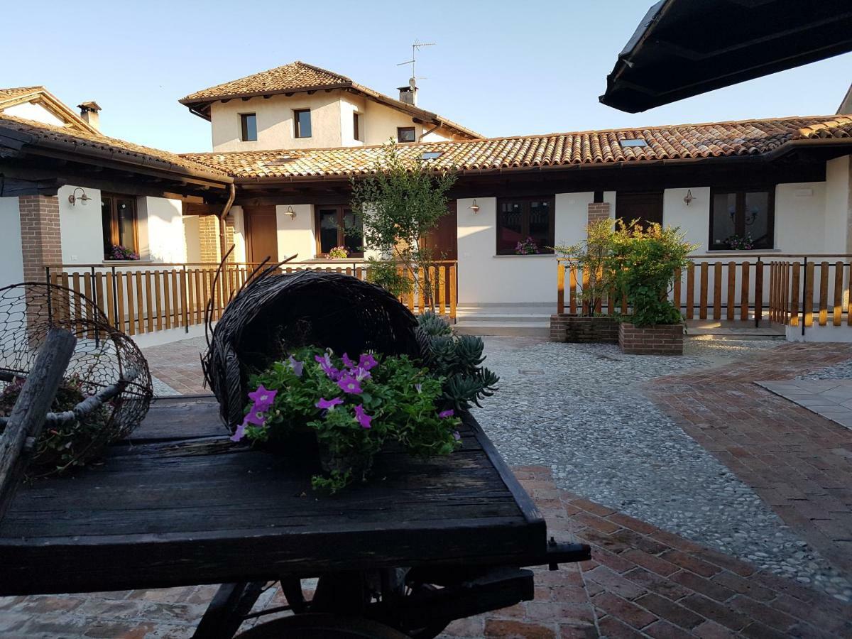Al Fienile Hotel Orzano Buitenkant foto