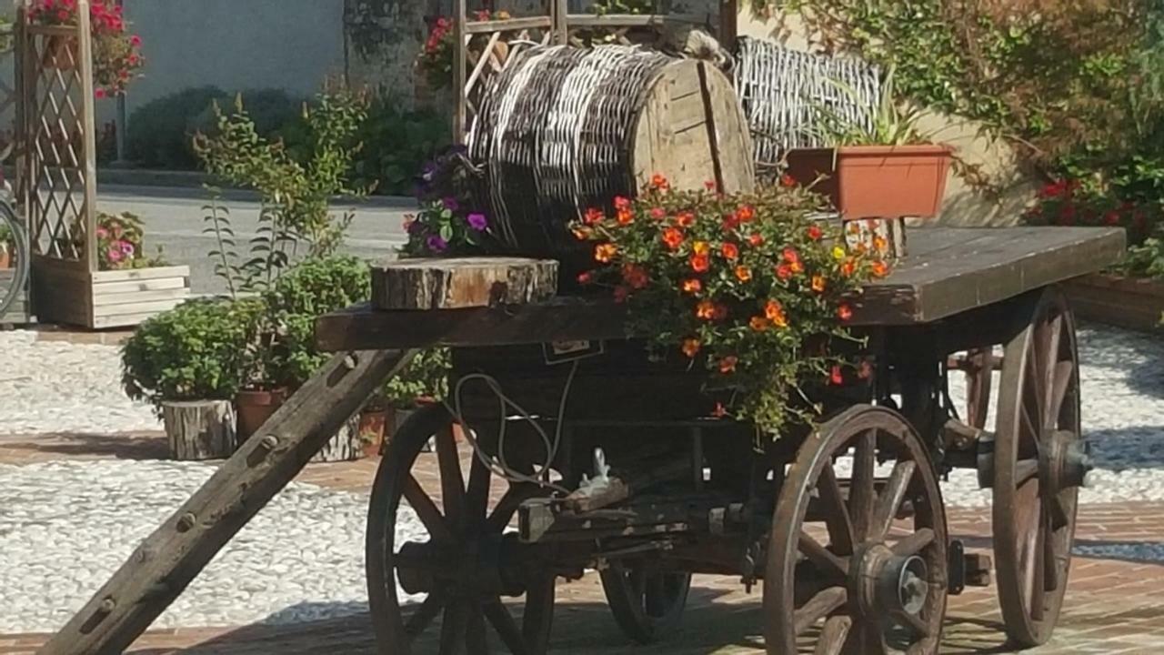 Al Fienile Hotel Orzano Buitenkant foto